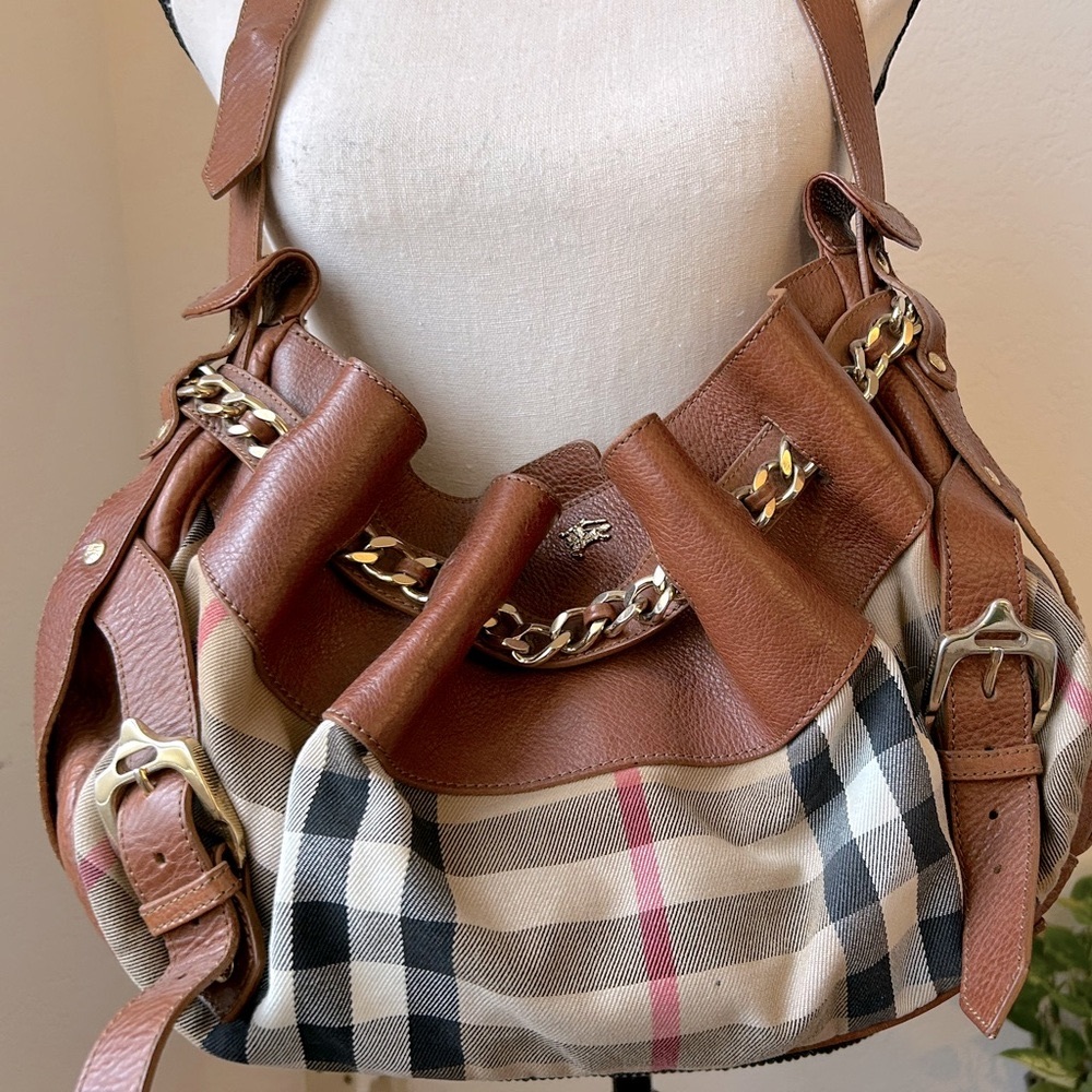 Vintage Burberry is here🌈Be part of the excitement!